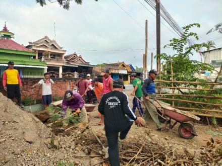 KEGIATAN KERJA BAKTI DALAM RANGKA WORLD CLEANUP DAY